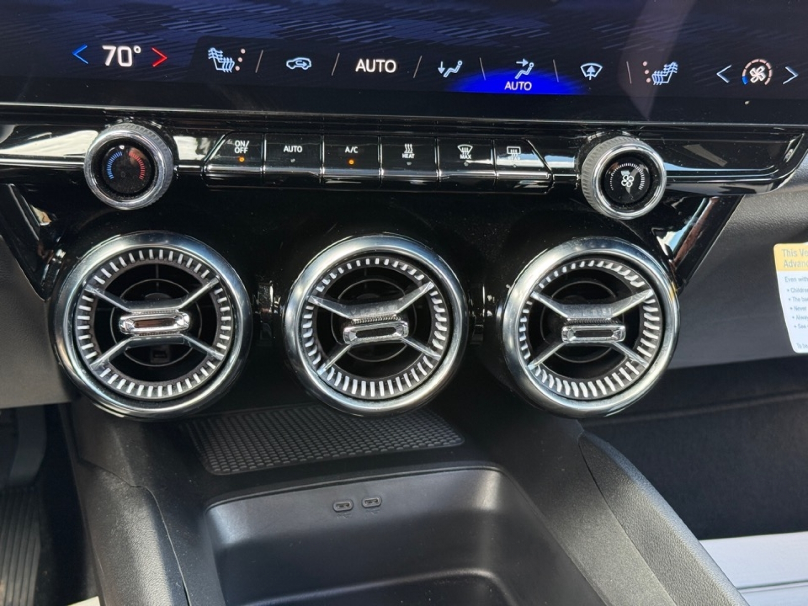 2024 Chevrolet Blazer EV eAWD 2LT, 39904, Photo