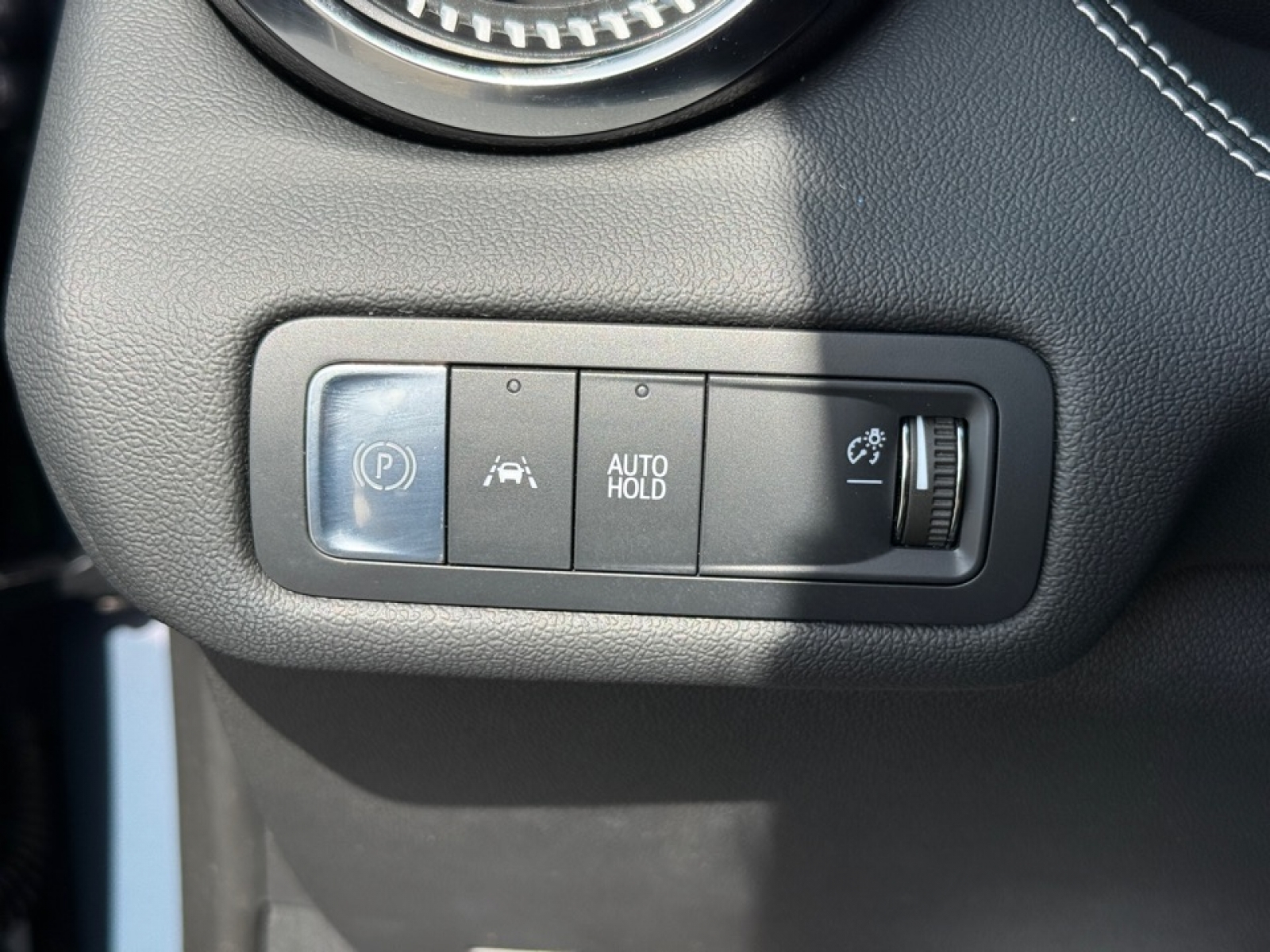 2024 Chevrolet Blazer EV eAWD 2LT, 39904, Photo