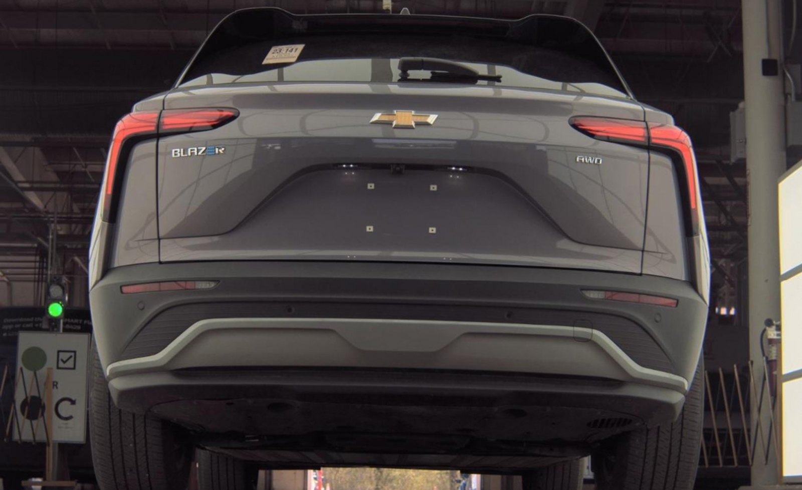 2024 Chevrolet Blazer EV eAWD 2LT, 39904, Photo