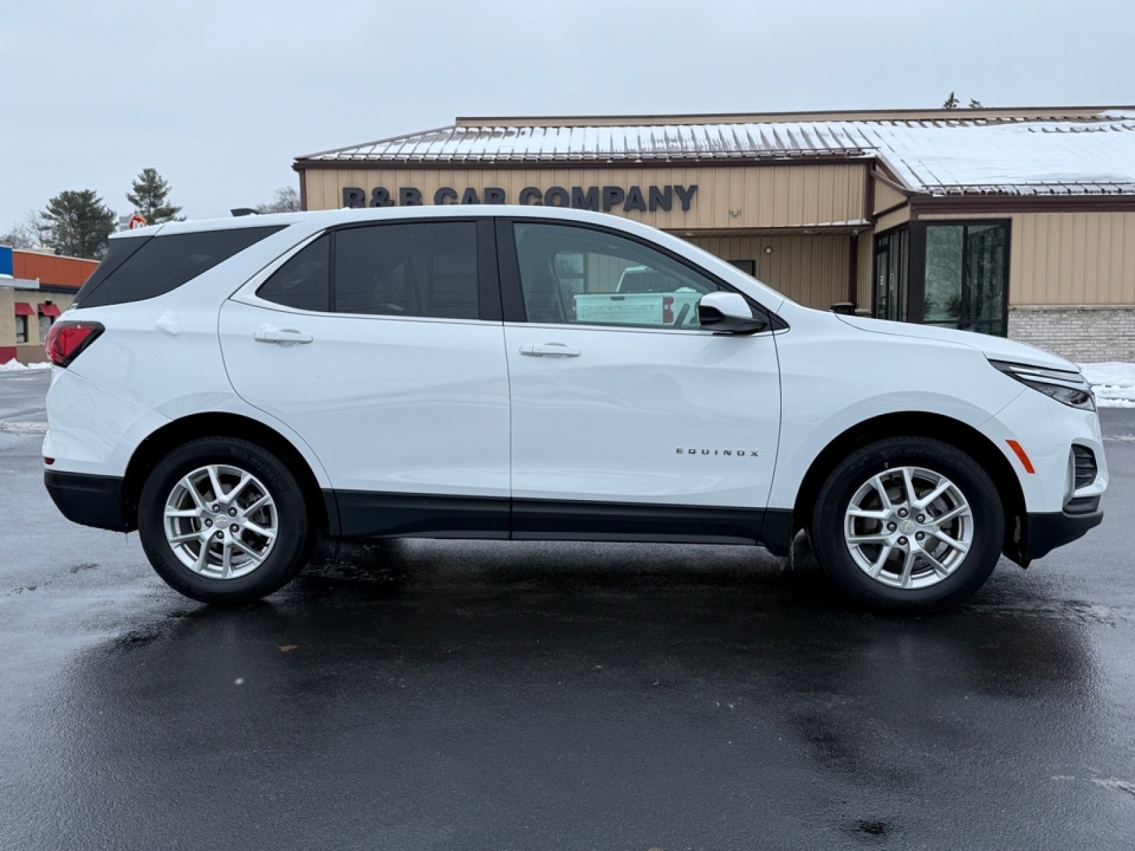 2024 Chevrolet Equinox FWD LT, 39411, Photo