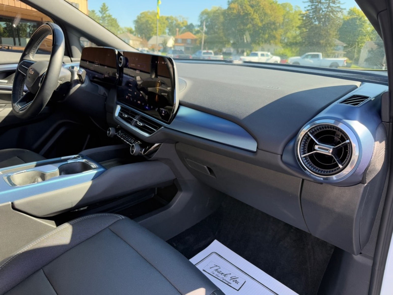 2024 Chevrolet Equinox EV LT, 39035, Photo