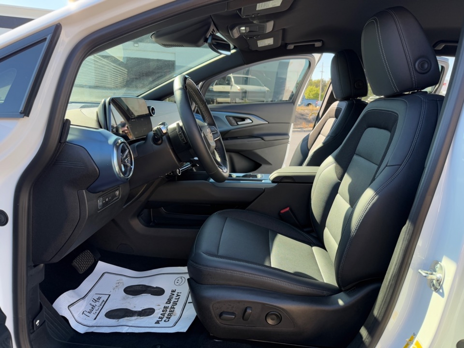 2024 Chevrolet Equinox EV LT, 39035, Photo