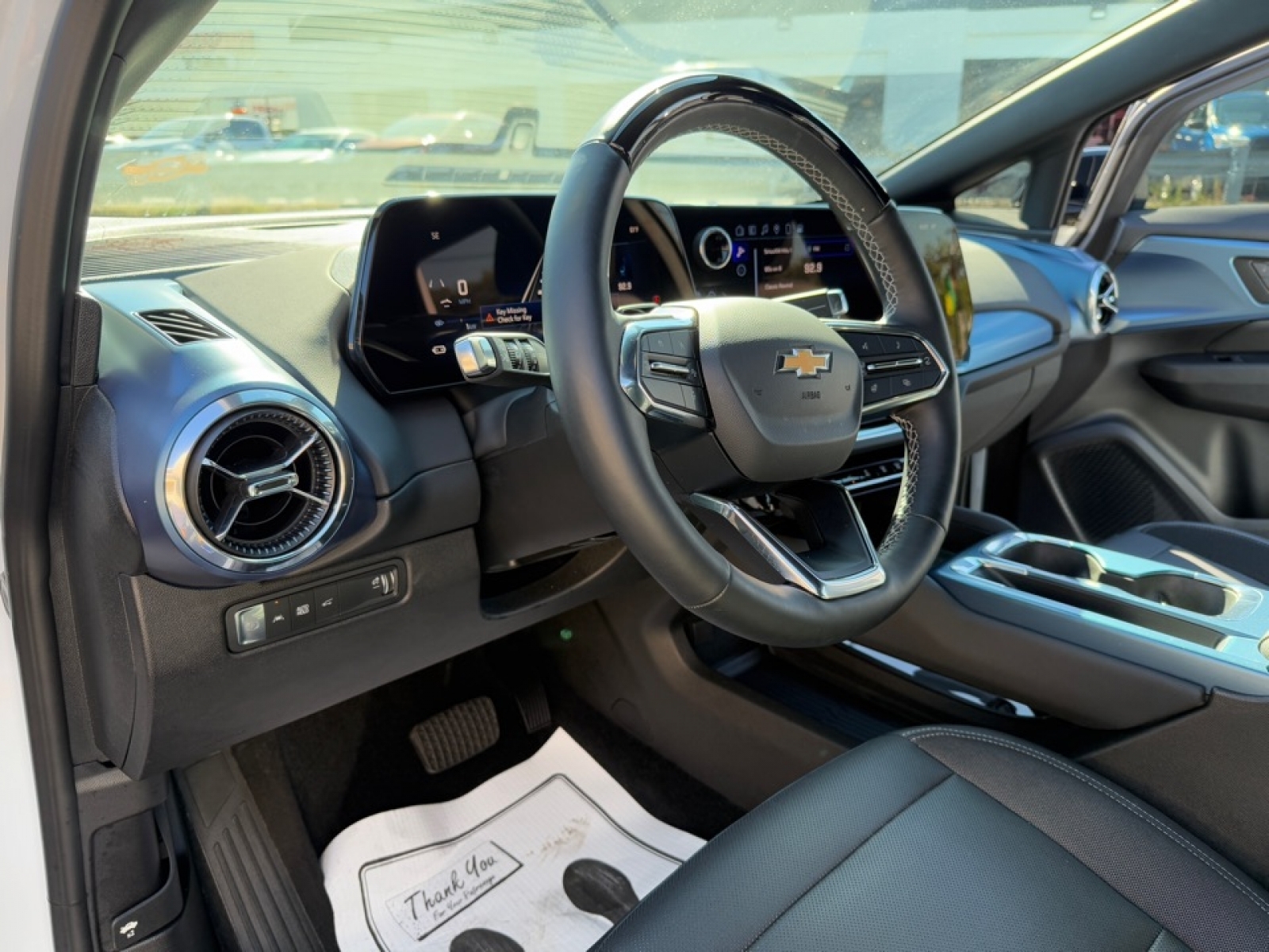 2024 Chevrolet Equinox EV LT, 39035, Photo