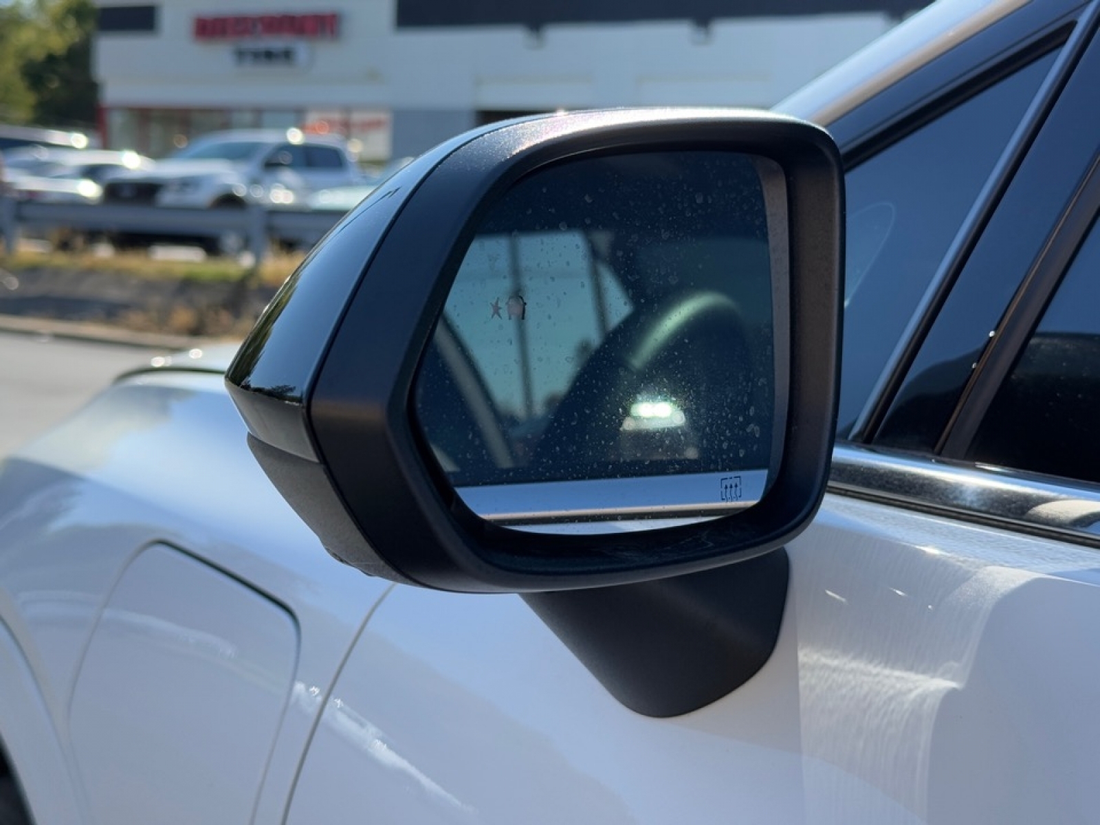 2024 Chevrolet Equinox EV LT, 39035, Photo