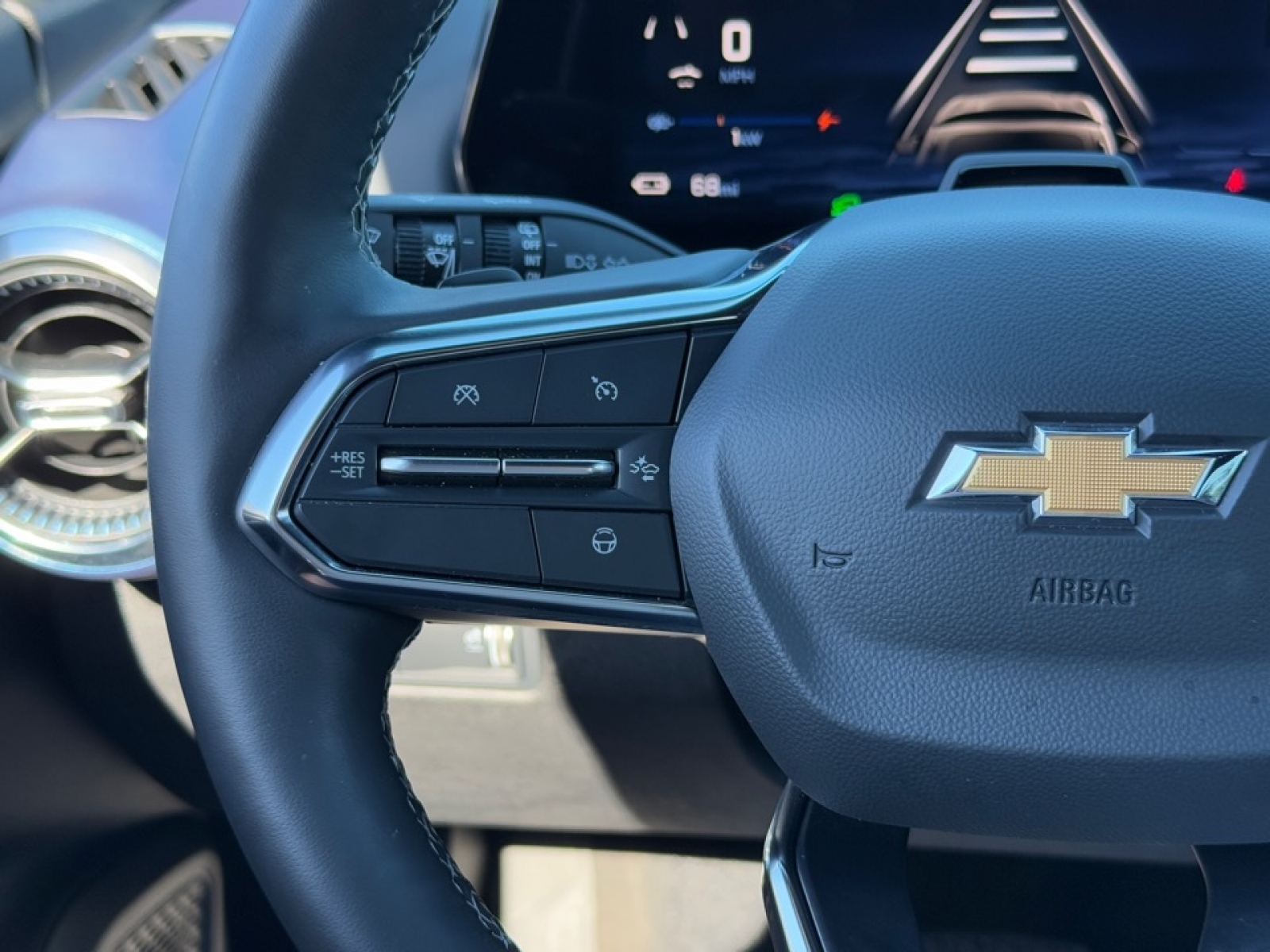 2024 Chevrolet Equinox EV LT, 39035, Photo