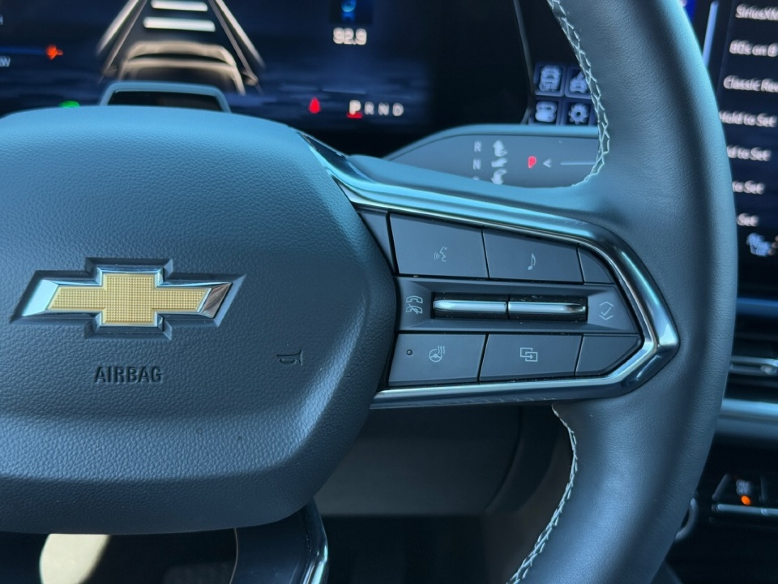 2024 Chevrolet Equinox EV LT, 39035, Photo