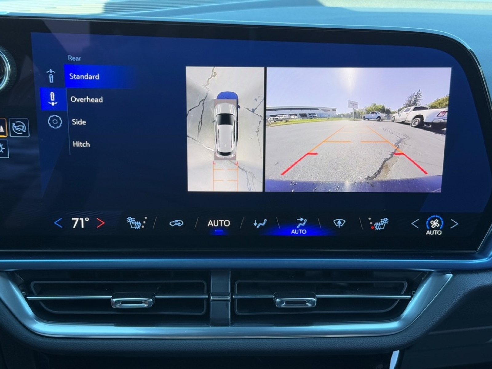 2024 Chevrolet Equinox EV LT, 39035, Photo