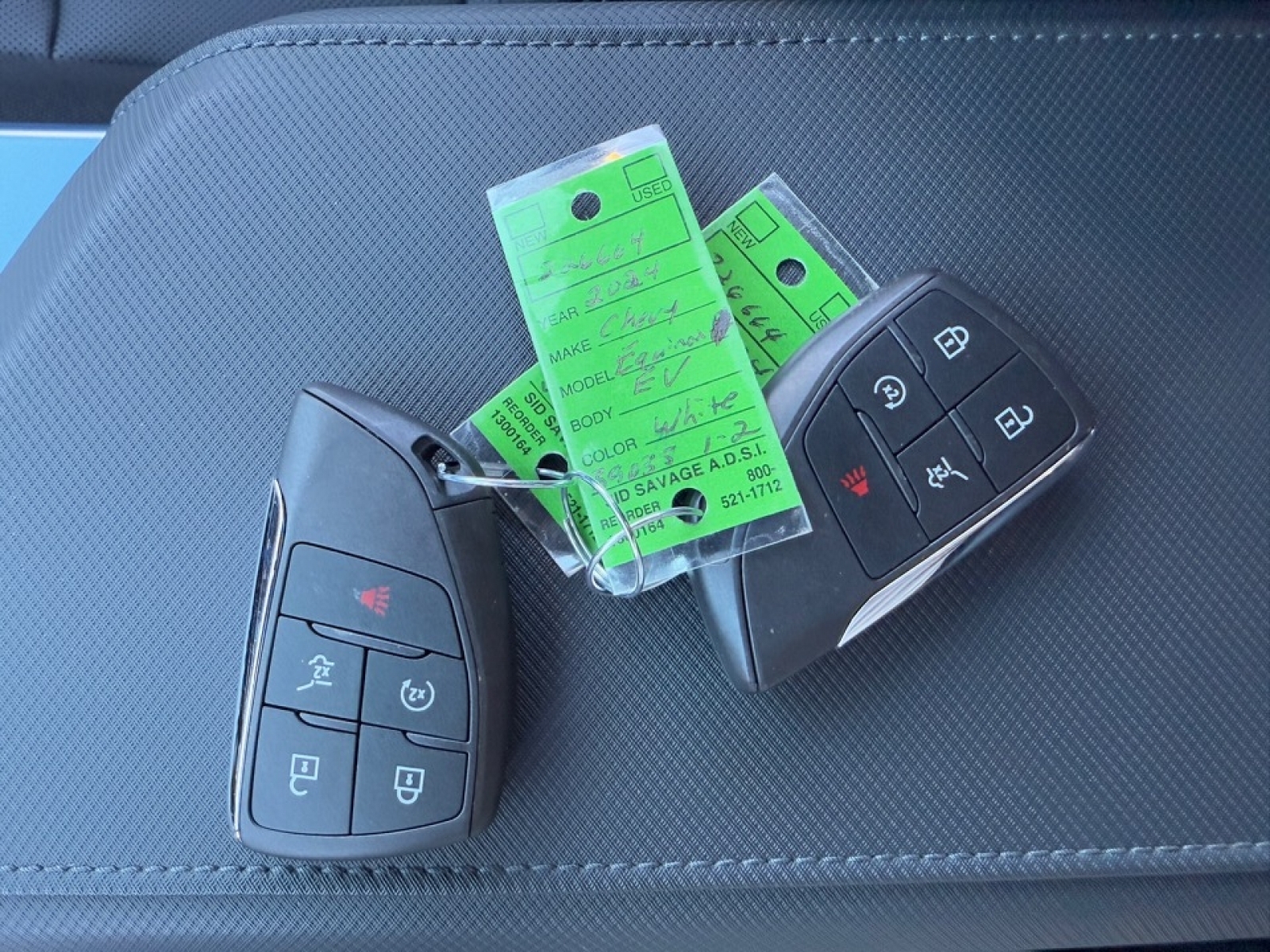 2024 Chevrolet Equinox EV LT, 39035, Photo