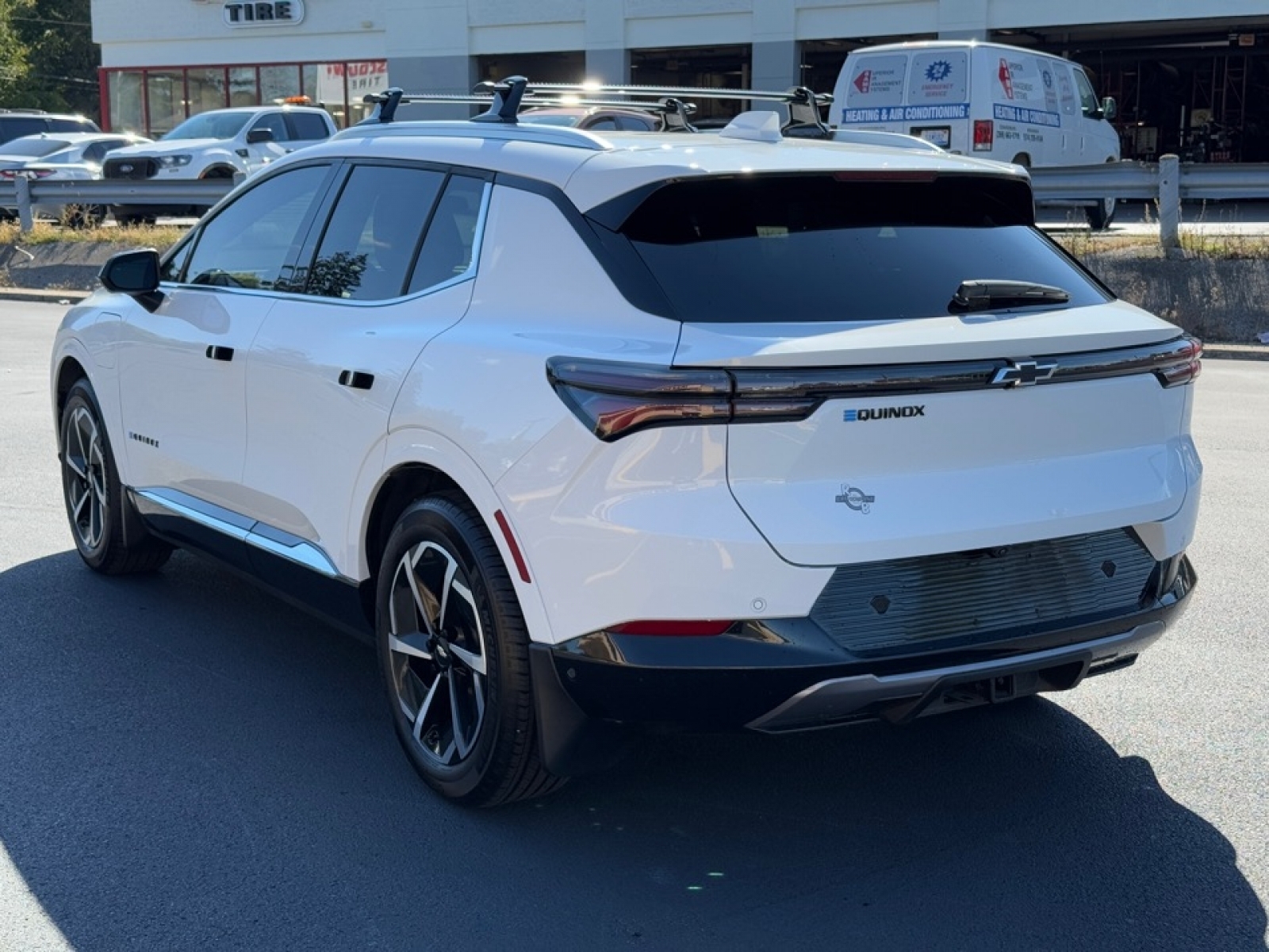2024 Chevrolet Equinox EV LT, 39035, Photo