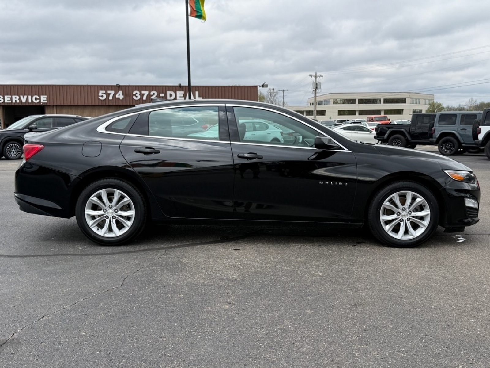 2024 Chevrolet Malibu FWD 1LT, 39744, Photo