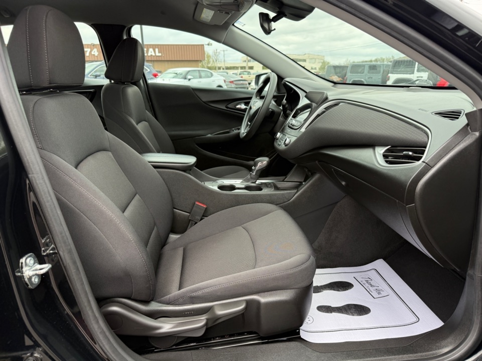 2024 Chevrolet Malibu FWD 1LT, 39744, Photo