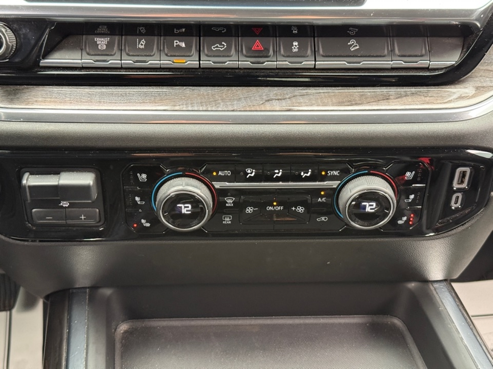 2024 Chevrolet Silverado 2500HD 4WD Crew Cab Standard Bed LTZ, 39213, Photo