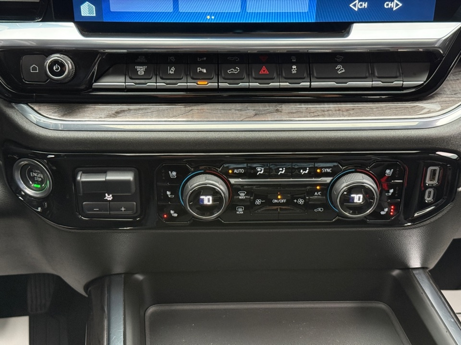 2024 Chevrolet Silverado 2500HD 4WD Crew Cab Standard Bed LTZ, 39214, Photo