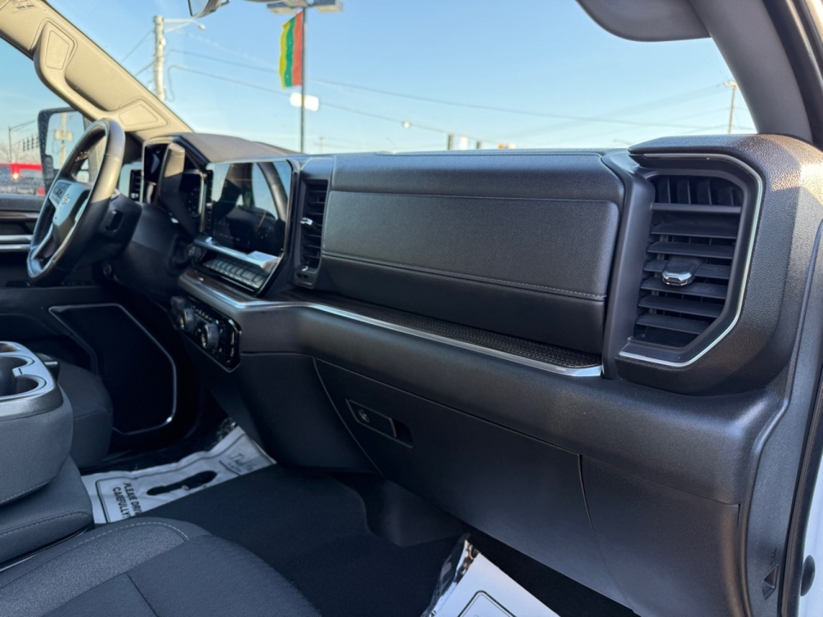 2024 Chevrolet Silverado 2500HD 4WD Crew Cab Standard Bed LT, 39240, Photo