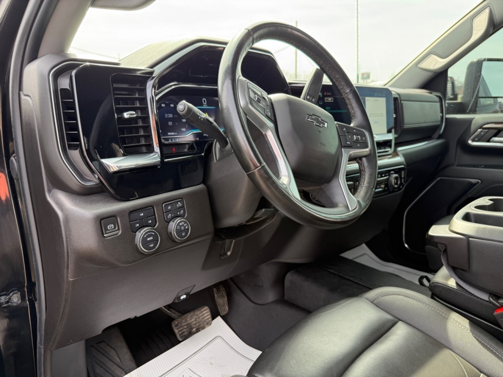 2024 Chevrolet Silverado 3500HD LT, 39630, Photo