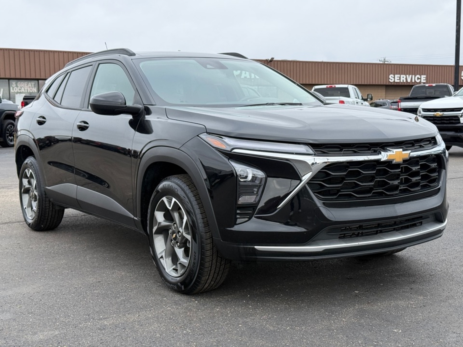 2024 Chevrolet Trax FWD LT, 39295, Photo