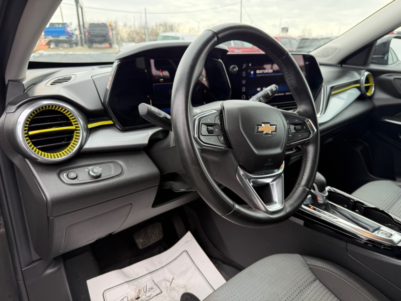 2024 Chevrolet Trax FWD LT, 39295, Photo