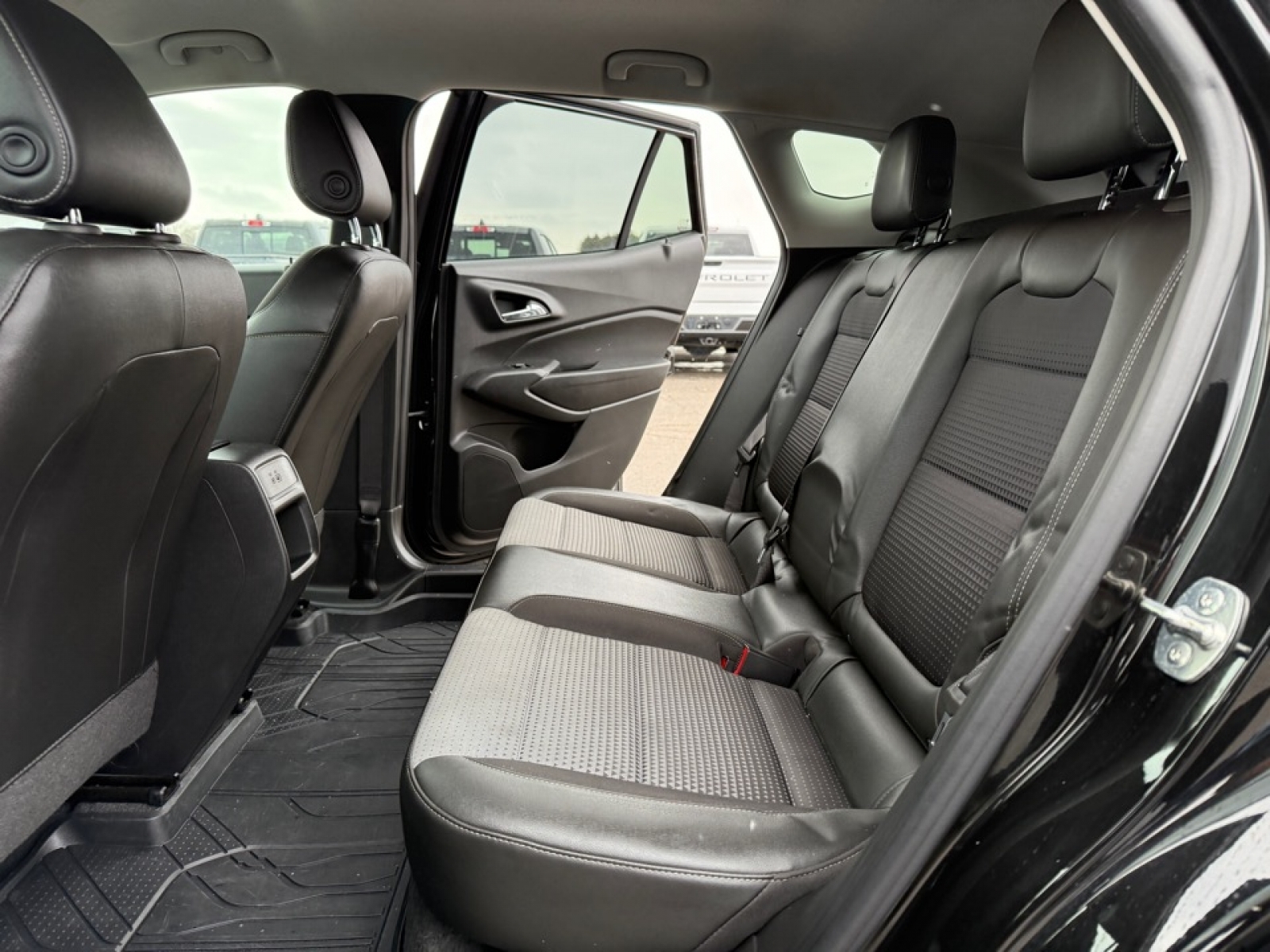 2024 Chevrolet Trax FWD LT, 39295, Photo