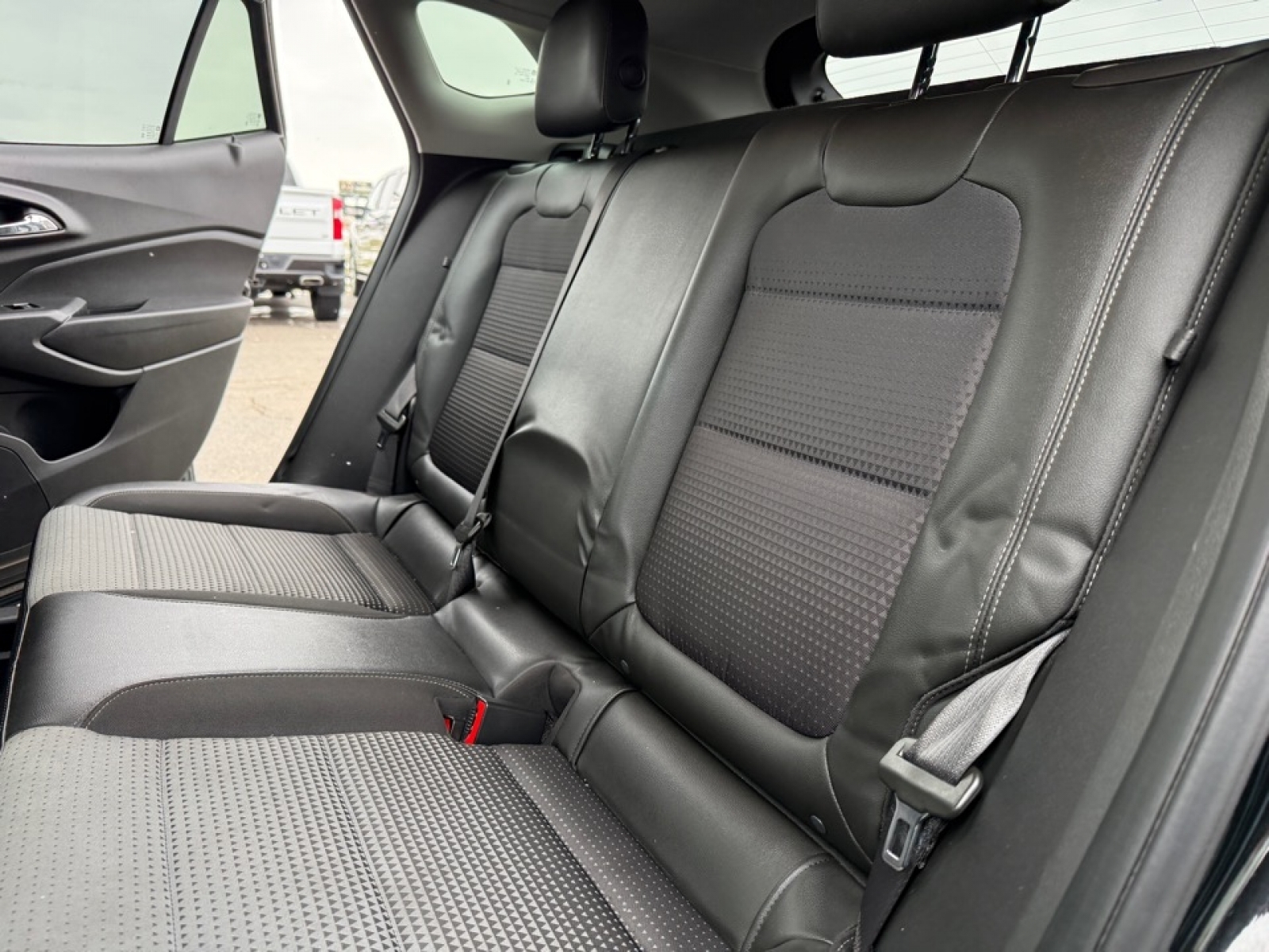 2024 Chevrolet Trax FWD LT, 39295, Photo