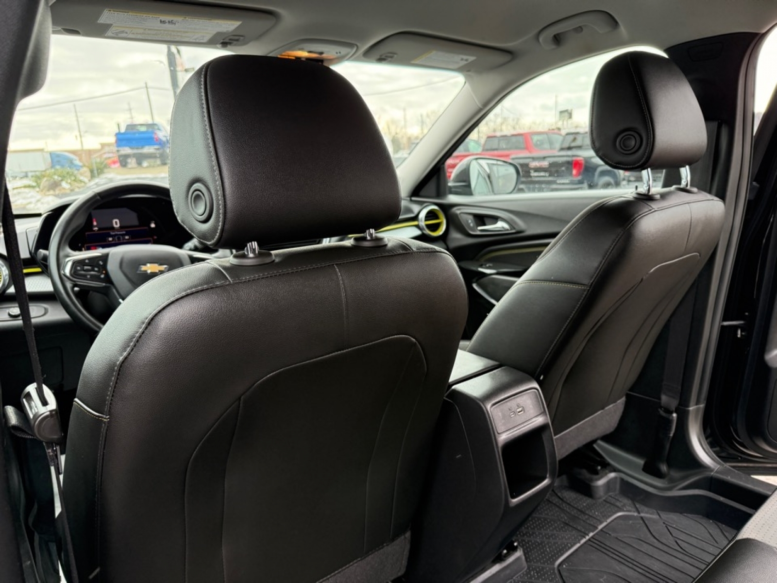 2024 Chevrolet Trax FWD LT, 39295, Photo