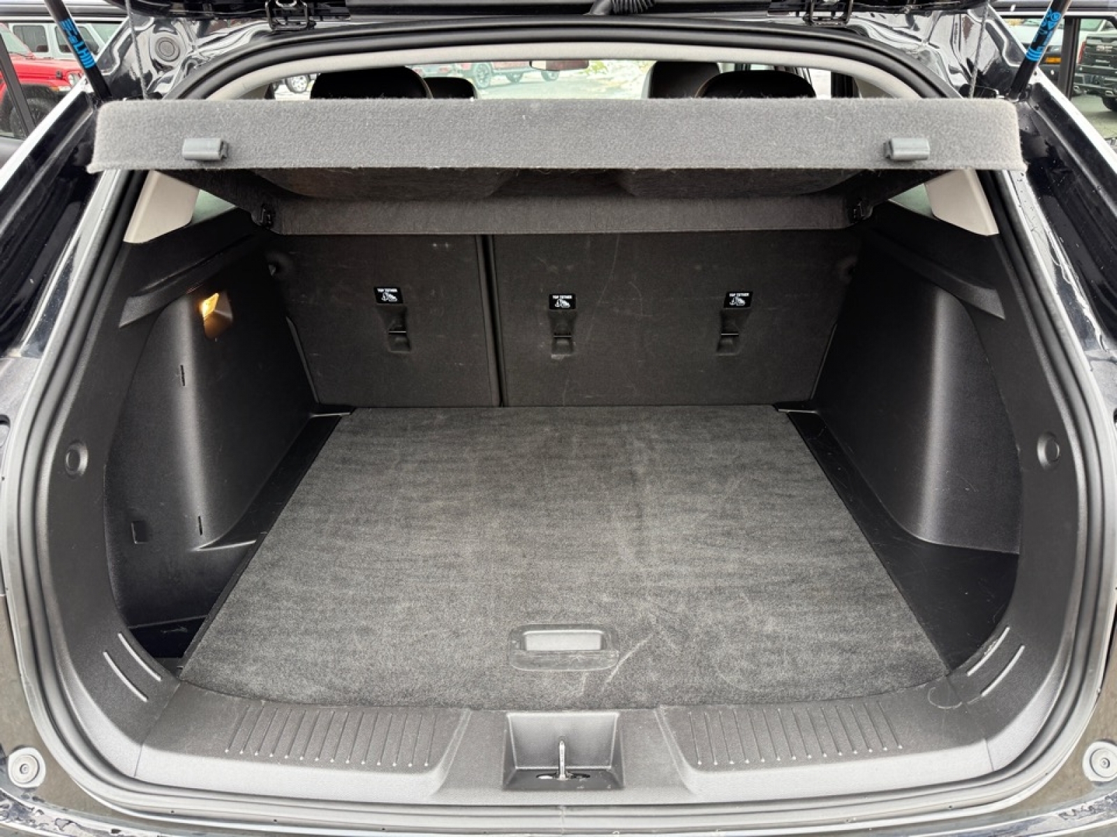 2024 Chevrolet Trax FWD LT, 39295, Photo