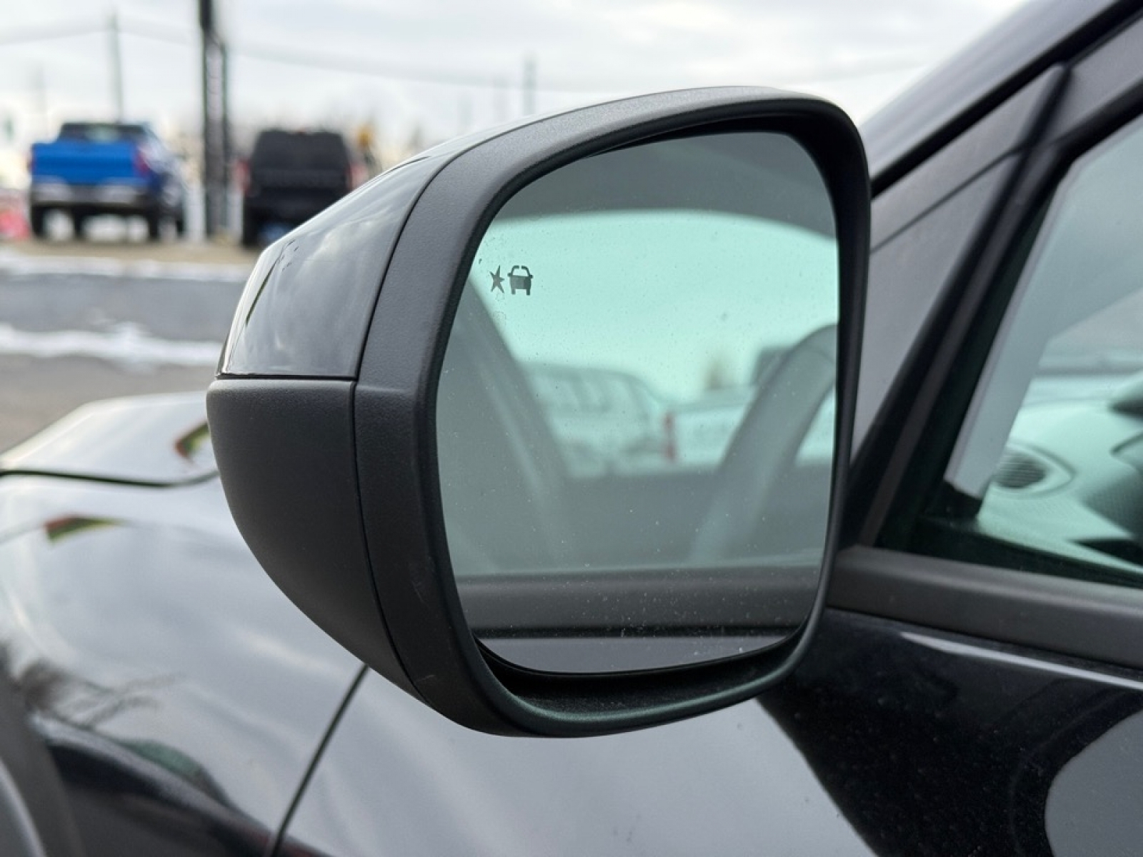 2024 Chevrolet Trax FWD LT, 39295, Photo