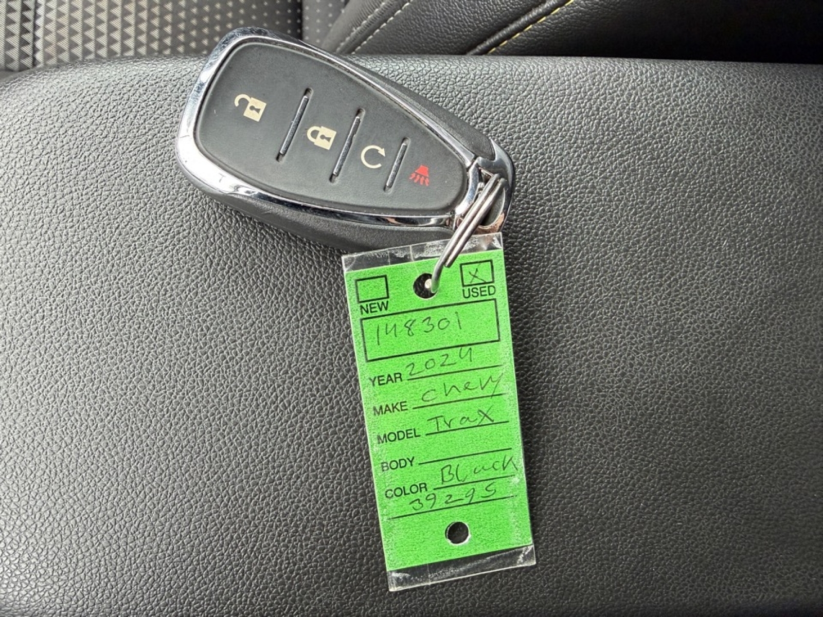 2024 Chevrolet Trax FWD LT, 39295, Photo