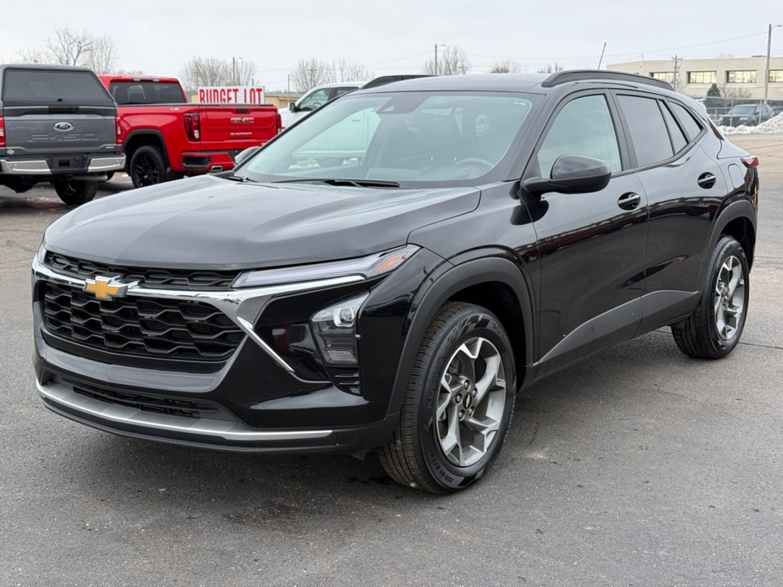 2024 Chevrolet Trax FWD LT, 39295, Photo