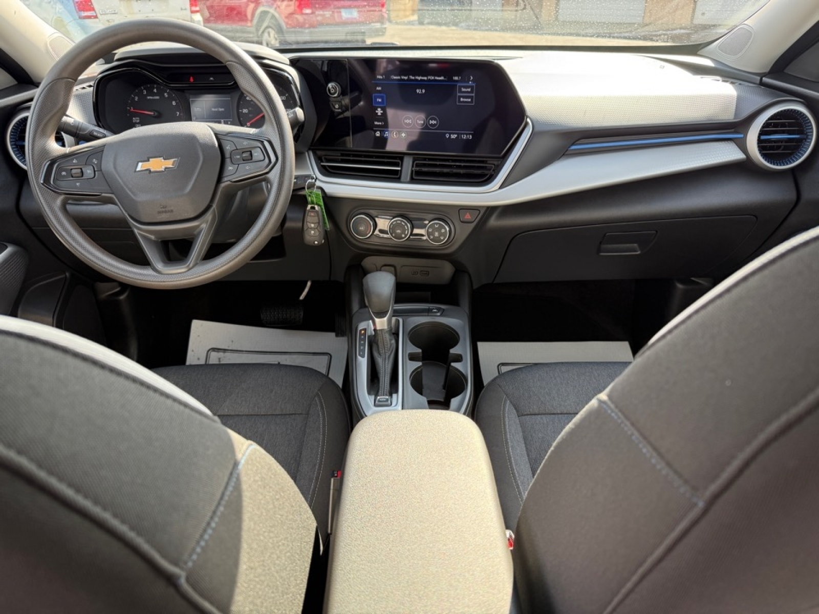 2024 Chevrolet Trax FWD SP, 39573, Photo