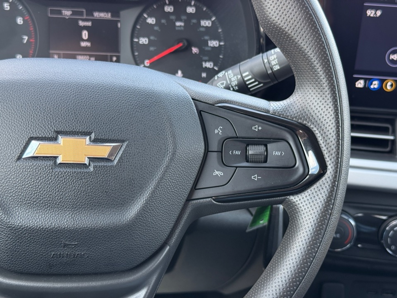 2024 Chevrolet Trax FWD SP, 39573, Photo