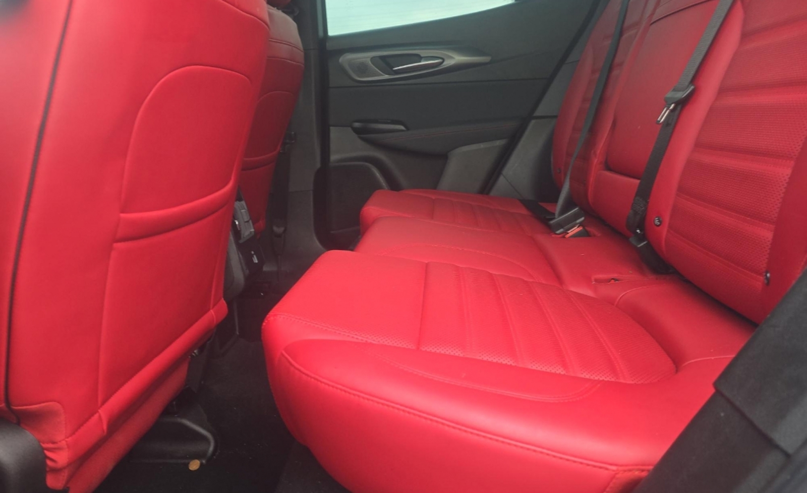 2024 Dodge Hornet R/T Plus EAWD, 39759, Photo