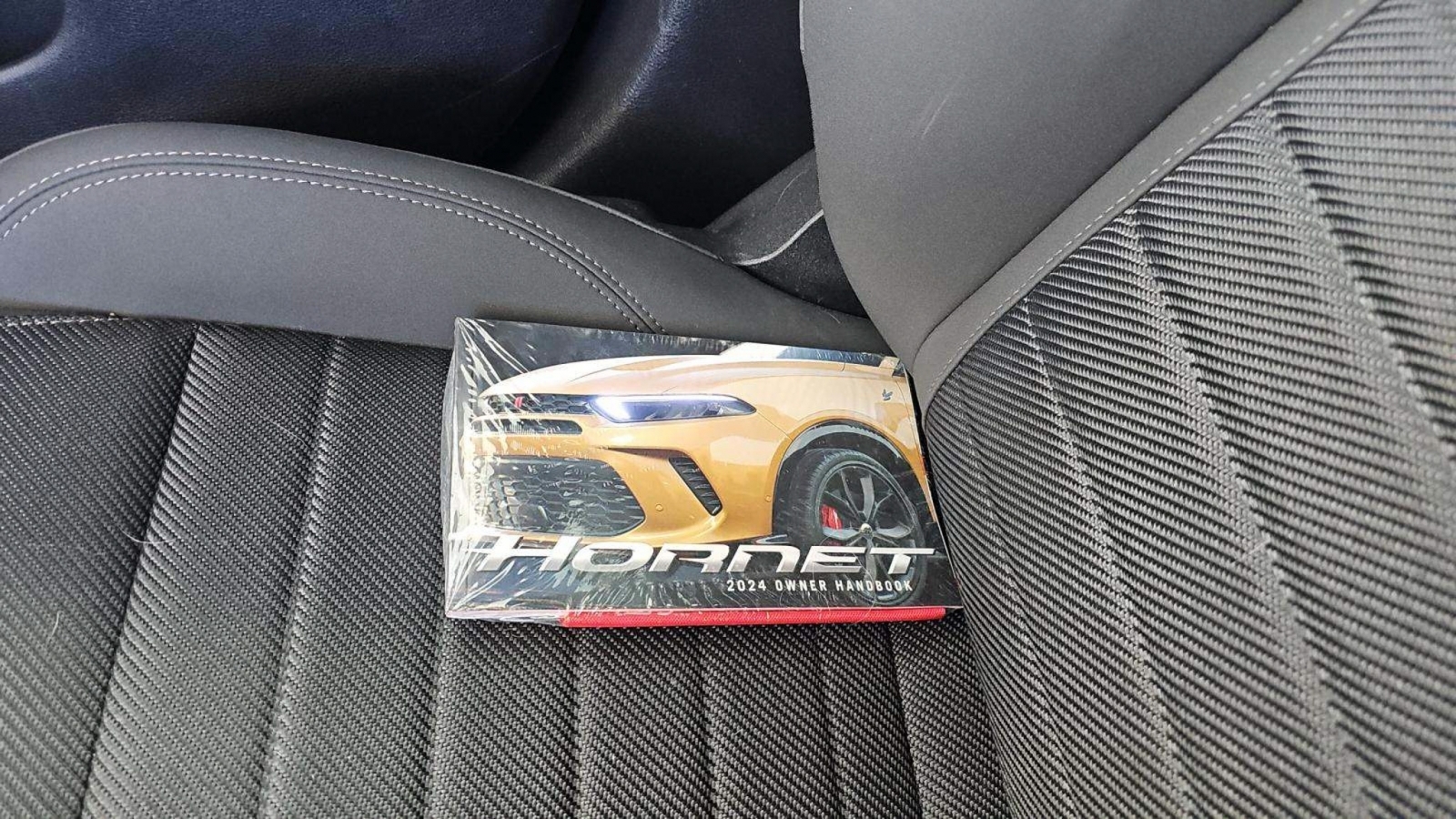 2024 Dodge Hornet R/T EAWD, 39804, Photo