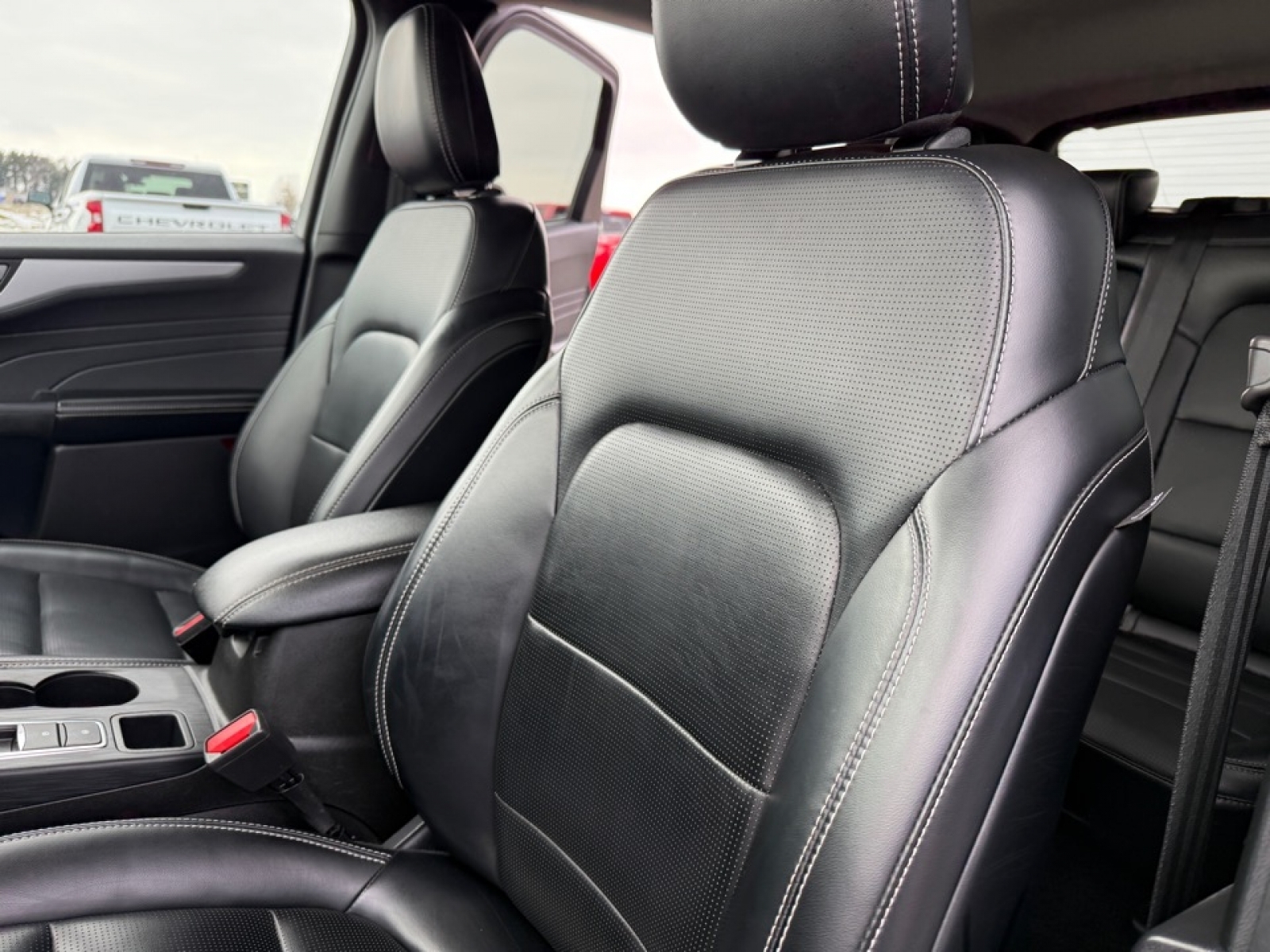 2024 Ford Escape Platinum, 39310, Photo