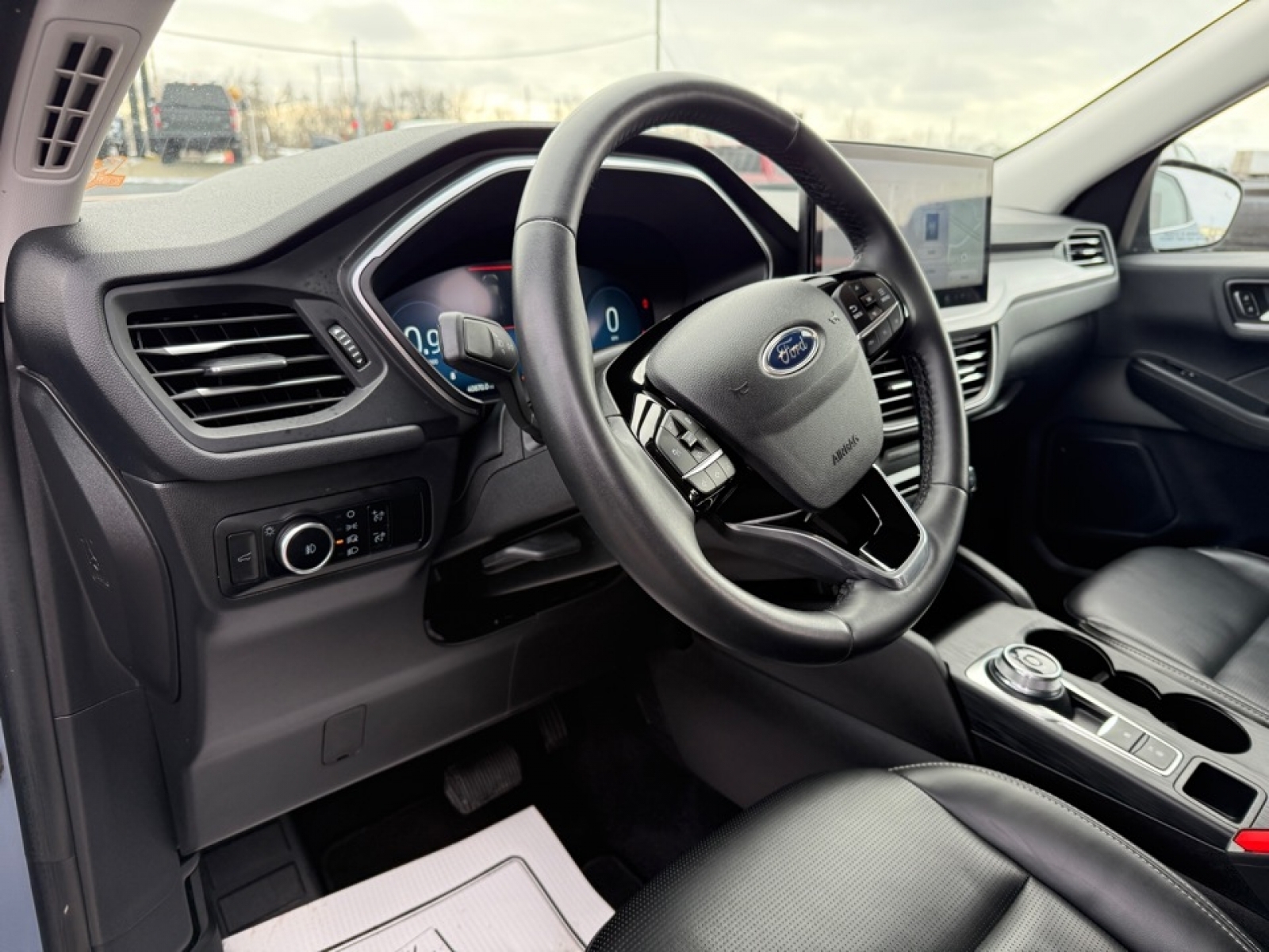 2024 Ford Escape Platinum, 39310, Photo