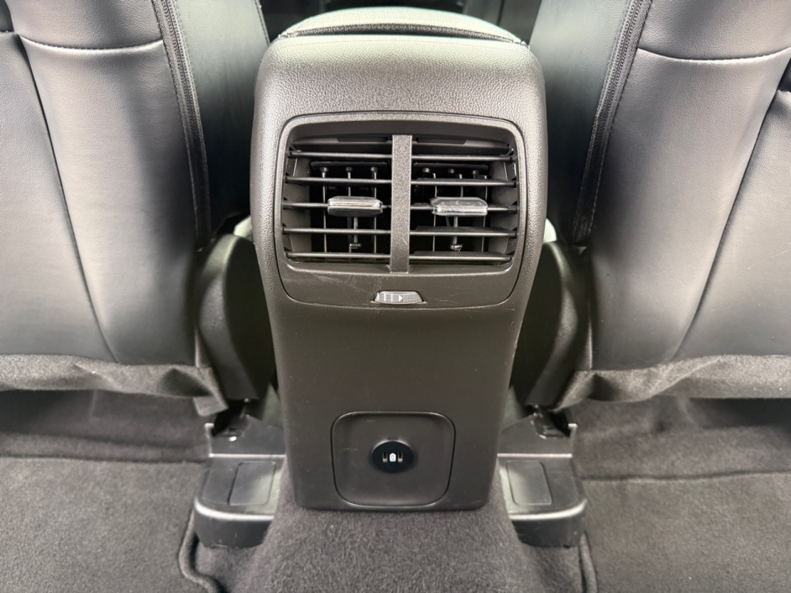 2024 Ford Escape Platinum, 39310, Photo