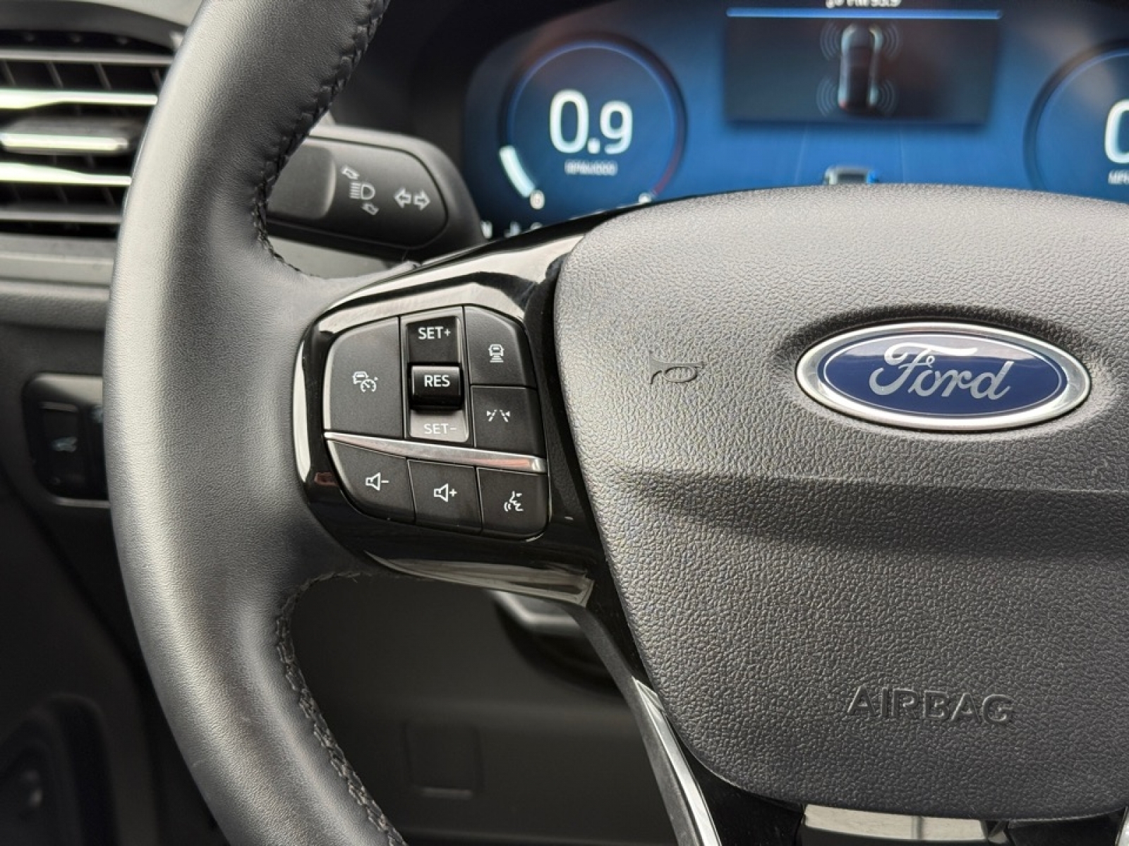 2024 Ford Escape Platinum, 39310, Photo