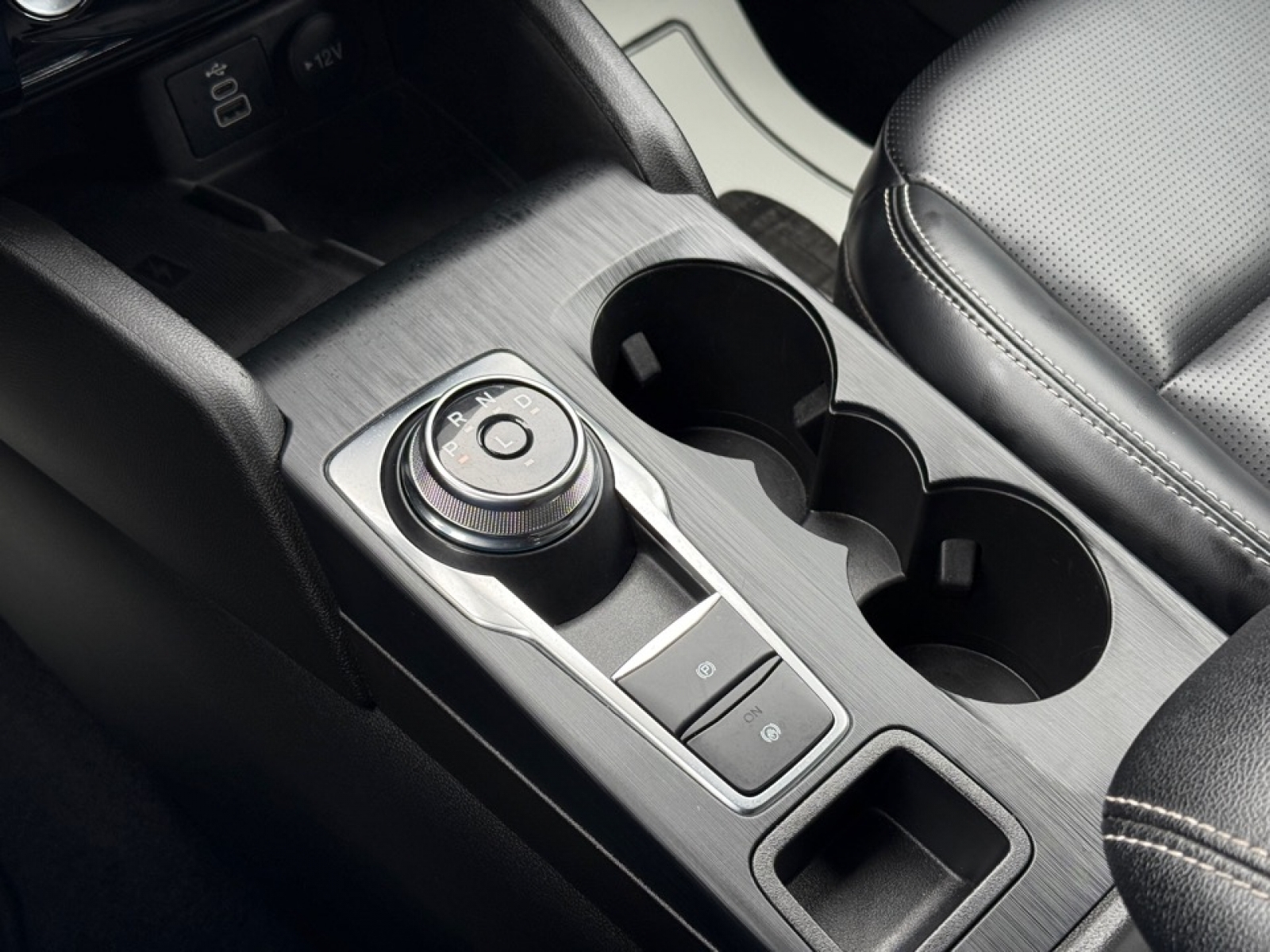 2024 Ford Escape Platinum, 39310, Photo