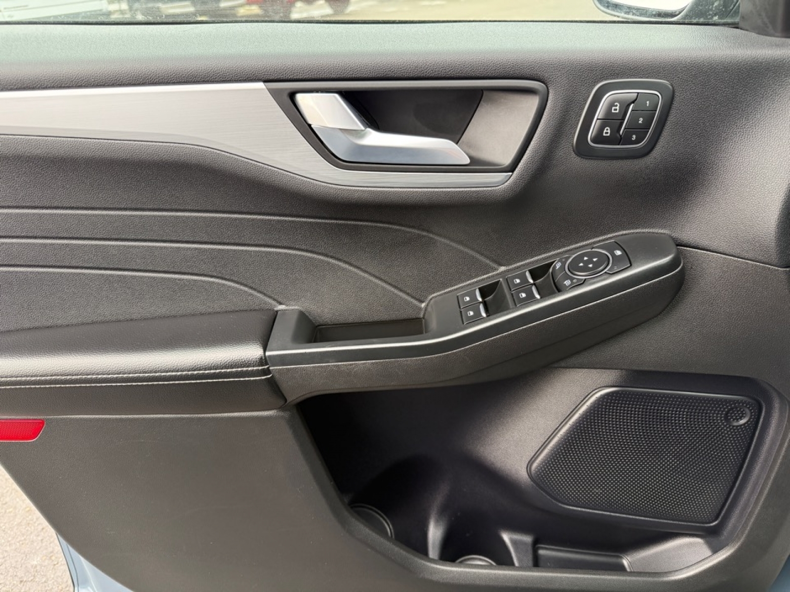 2024 Ford Escape Platinum, 39310, Photo