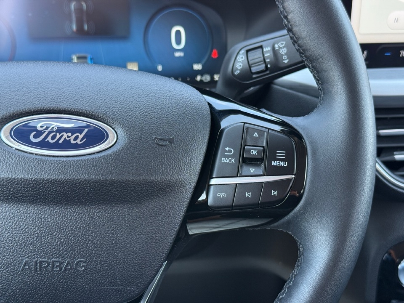 2024 Ford Escape Platinum, 39667, Photo