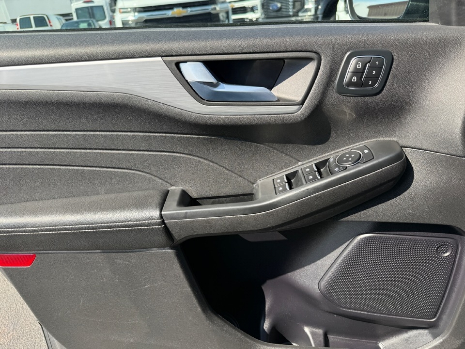 2024 Ford Escape Platinum, 39667, Photo