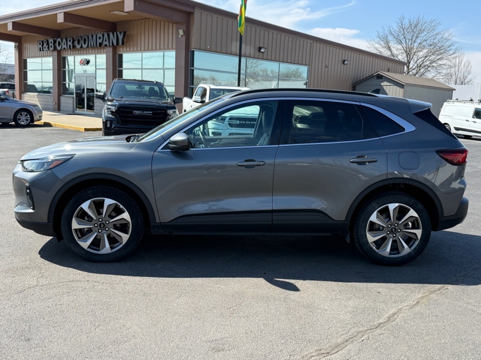 2024 Ford Escape Platinum, 39667, Photo