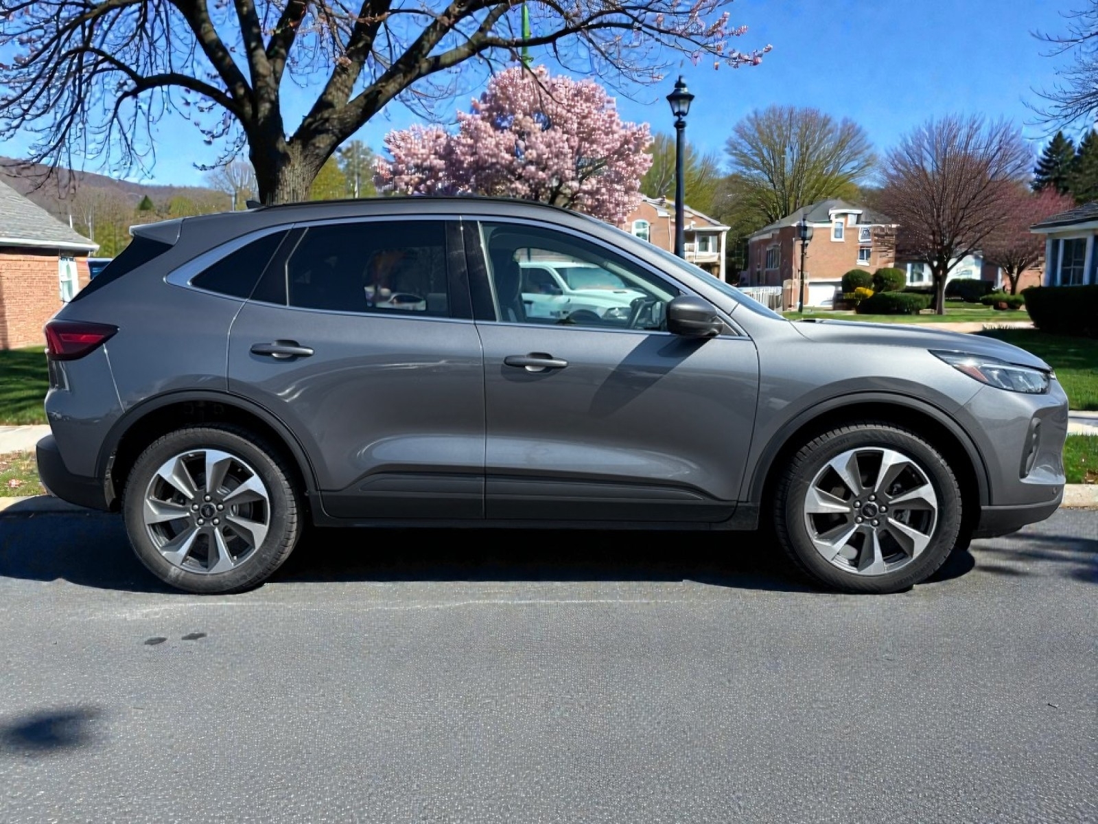 2024 Ford Escape Platinum, 39667, Photo