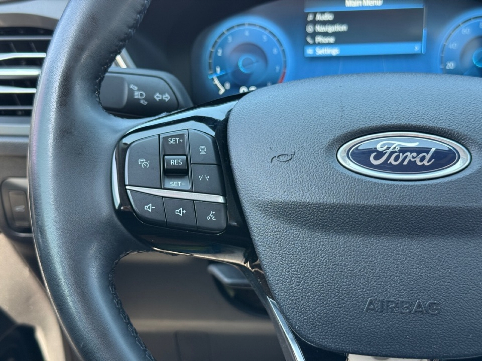 2024 Ford Escape Platinum, 39668, Photo