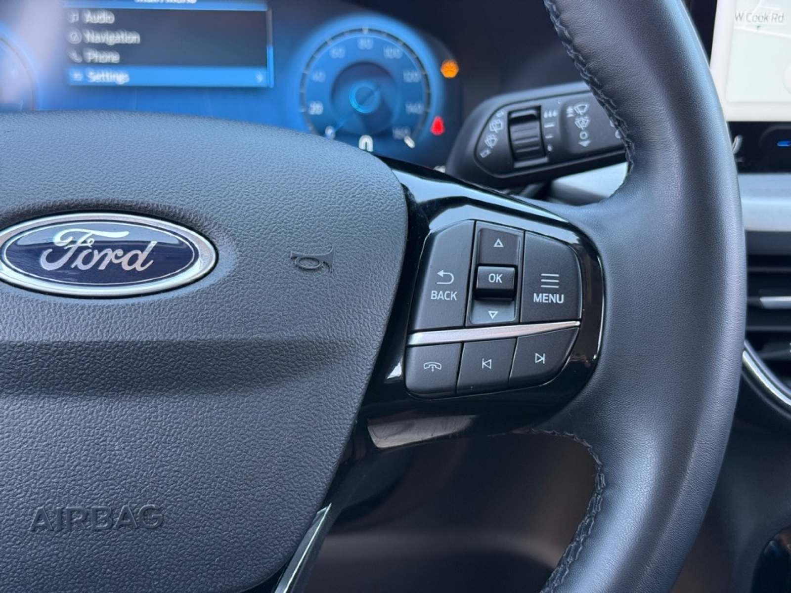 2024 Ford Escape Platinum, 39668, Photo