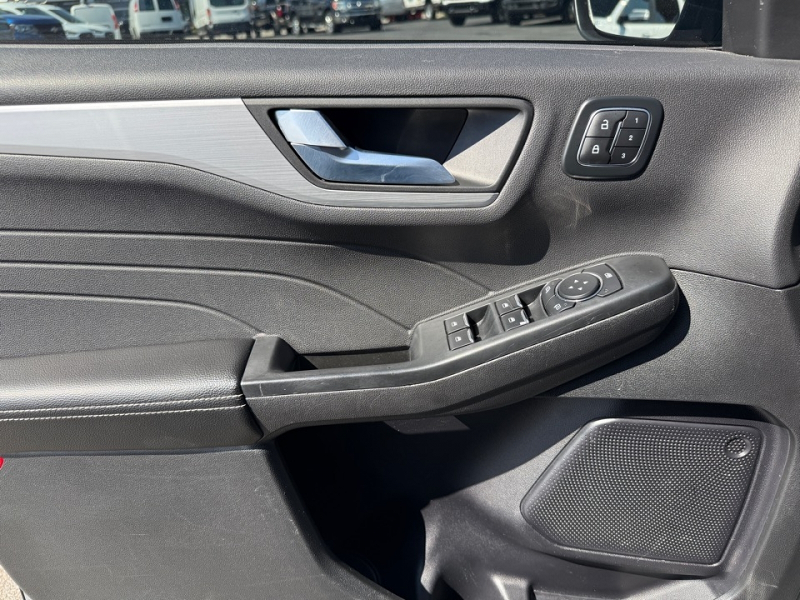 2024 Ford Escape Platinum, 39668, Photo