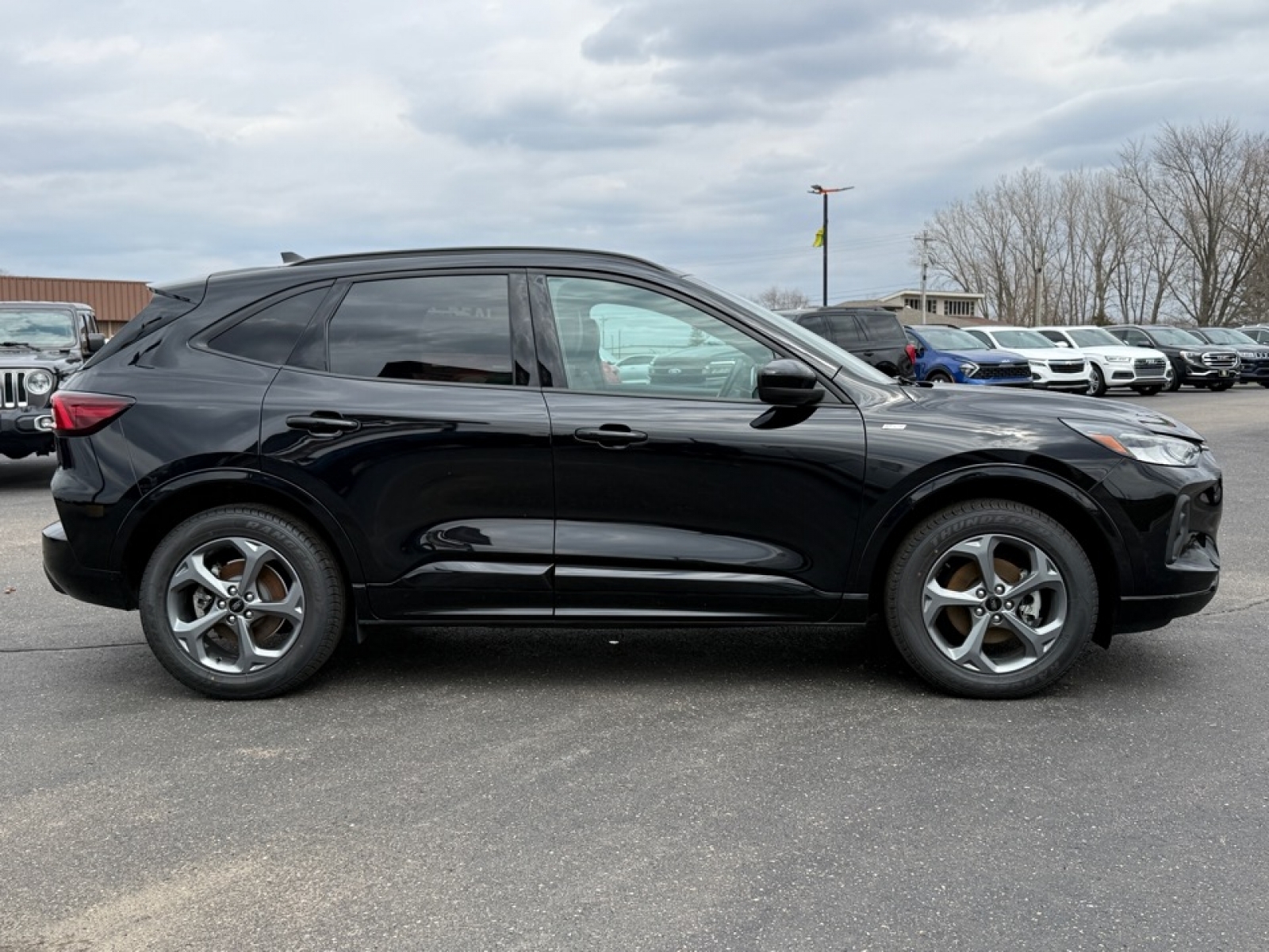 2024 Ford Escape ST-Line Select, 39673, Photo