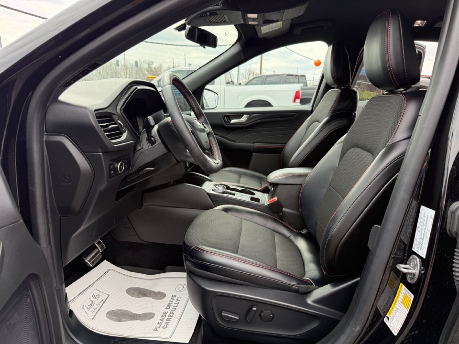 2024 Ford Escape ST-Line Select, 39673, Photo