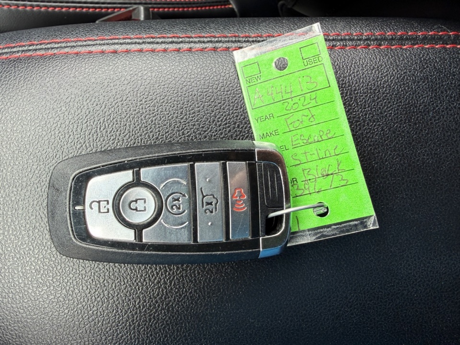 2024 Ford Escape ST-Line Select, 39673, Photo