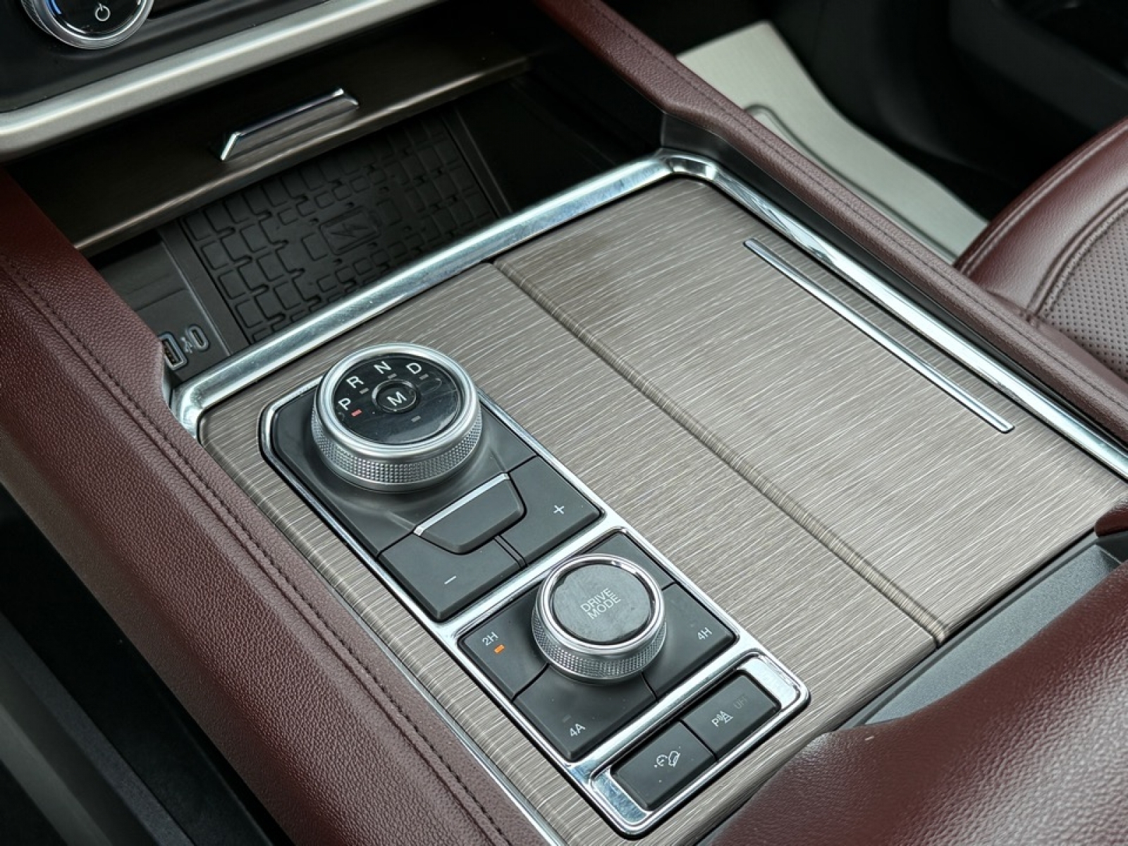 2024 Ford Expedition Limited, 39490, Photo