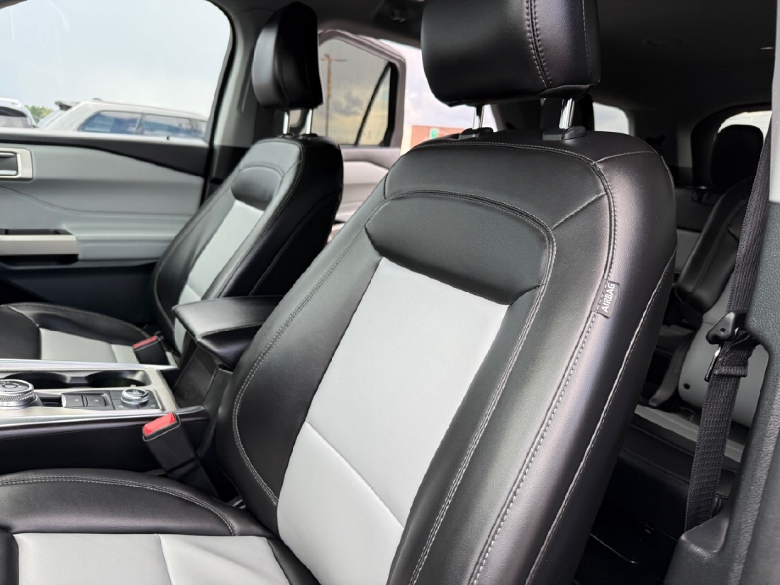 2024 Ford Explorer XLT, 39796, Photo